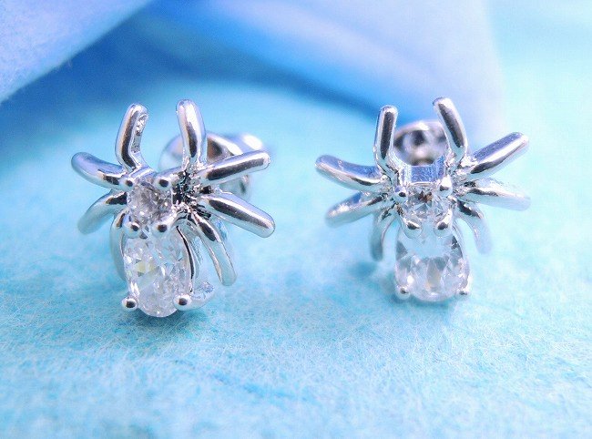 �L���[�r�b�N�W���R�j�A�@�w偁@�X�p�C�_�[�@�s�A�X