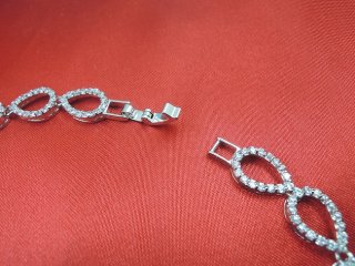 �R�X�`���[���W���G���[�@�l�b�N���X