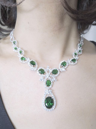 �R�X�`���[���W���G���[�@�l�b�N���X