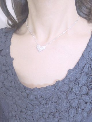 �n�[�g�E�p���F�@�y���_���g�E�l�b�N���X�@�L���[�r�b�N�W���R�j�A�E�A�N�Z�T���[