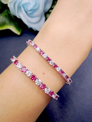 �L���[�r�b�N�W���R�j�A�ƃ��r�[�̃e�j�X�u���X���b�g