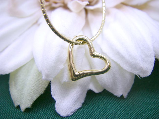 �L���[�r�b�N�W���R�j�A�̃y���_���g