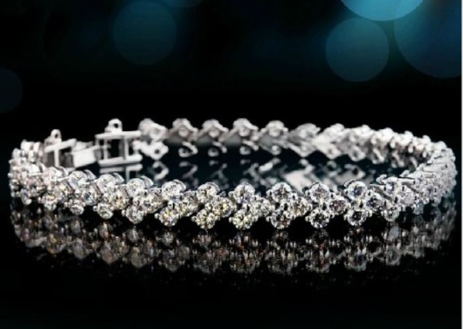 �e�j�X�u���X���b�g�@tennis bracelet �L���[�r�b�N�W���R�j�A�E�A�N�Z�T���[