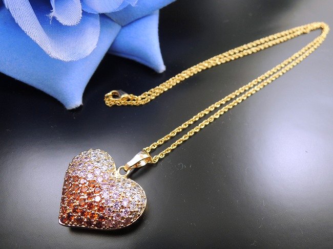 �n�[�g�@�p���F�@�y���_���g�E�l�b�N���X