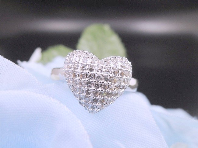 �n�[�g�̃����O