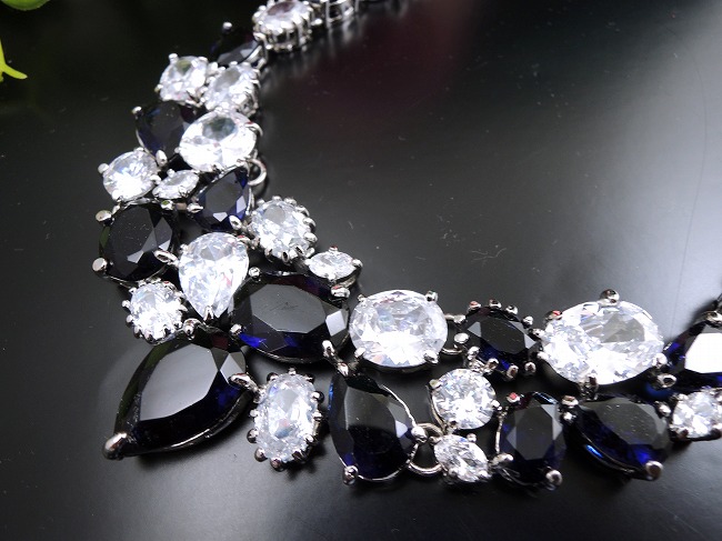 �L���[�r�b�N�W���R�j�A�̃l�b�N���X