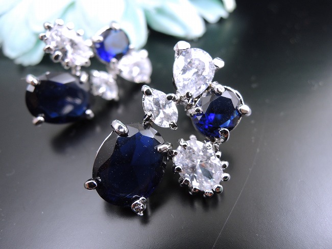 �L���[�r�b�N�W���R�j�A�̃l�b�N���X