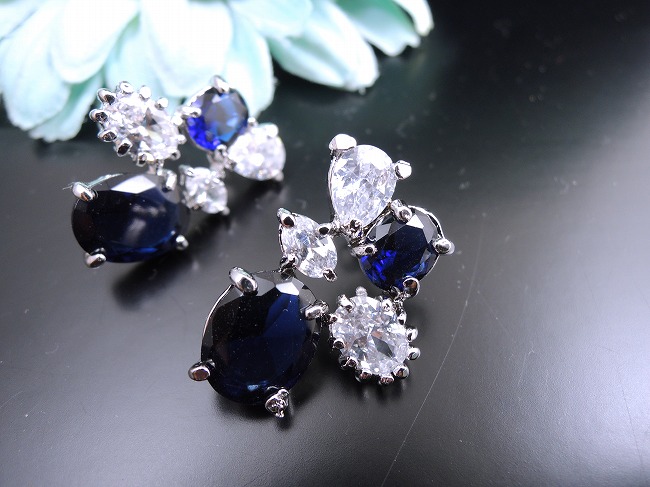 �L���[�r�b�N�W���R�j�A�̃l�b�N���X