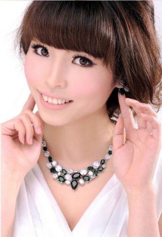 �L���[�r�b�N�W���R�j�A�̃l�b�N���X