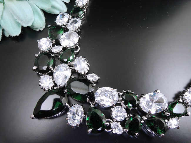 �L���[�r�b�N�W���R�j�A�̃l�b�N���X