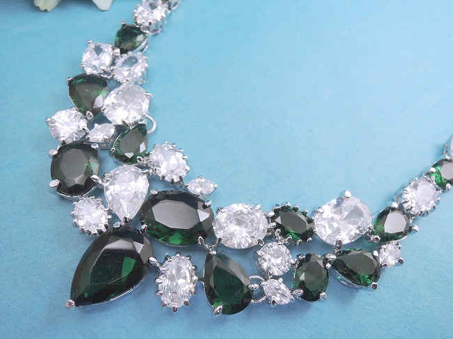 �L���[�r�b�N�W���R�j�A�̃l�b�N���X