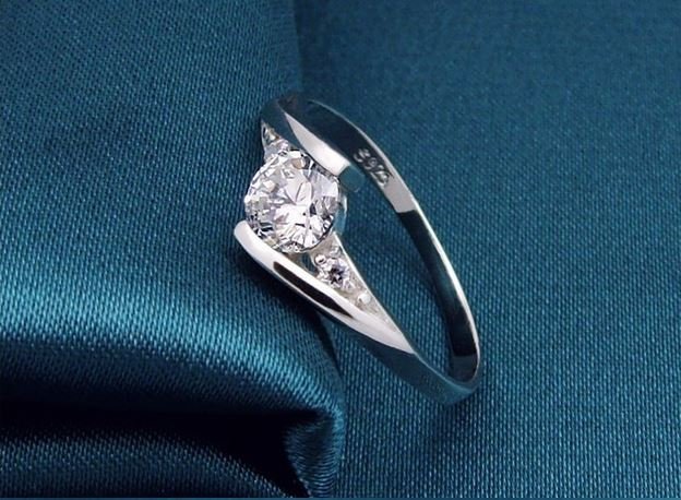 �n�[�g�̃����O