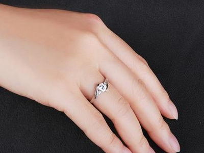 �n�[�g�̃����O