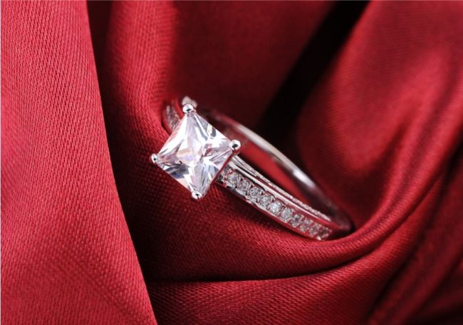 �n�[�g�̃����O