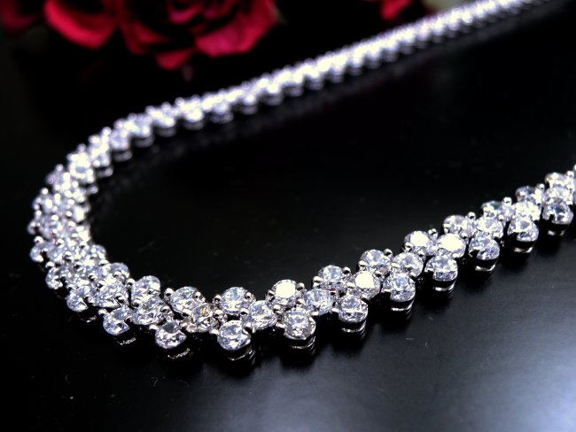 �L���[�r�b�N�W���R�j�A�̃l�b�N���X