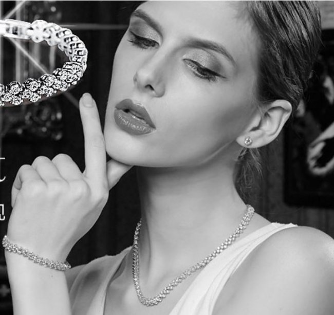 �R�X�`���[���W���G���[�@�l�b�N���X