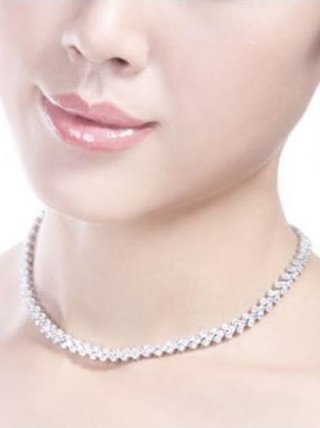 �R�X�`���[���W���G���[�@�l�b�N���X