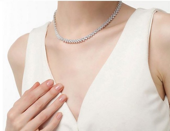 �R�X�`���[���W���G���[�@�l�b�N���X