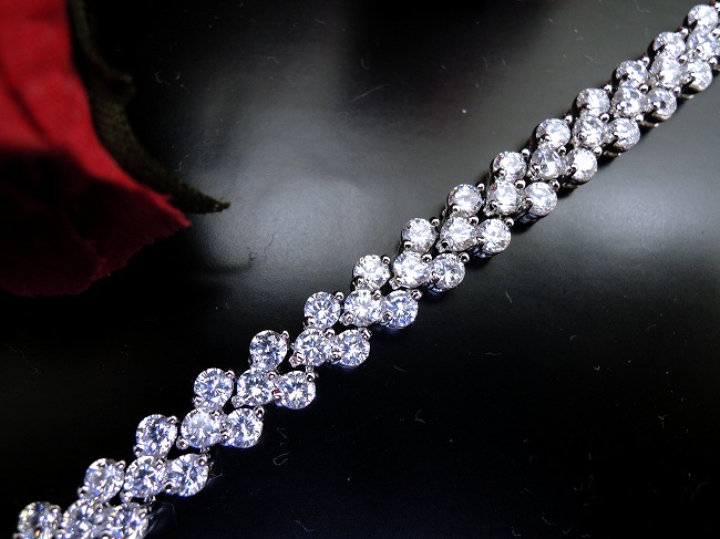 �R�X�`���[���W���G���[�@�l�b�N���X