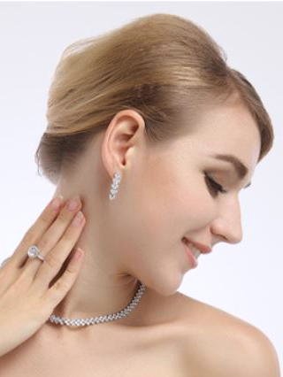 �R�X�`���[���W���G���[�@�l�b�N���X