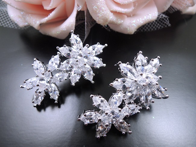 �L���[�r�b�N�W���R�j�A�̃l�b�N���X