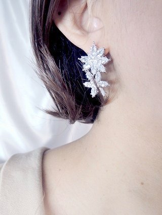 �L���[�r�b�N�W���R�j�A�̃l�b�N���X