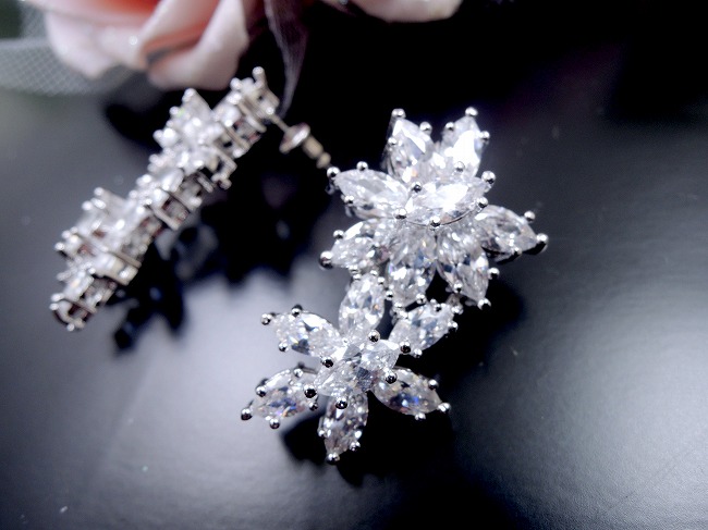 �L���[�r�b�N�W���R�j�A�̃l�b�N���X