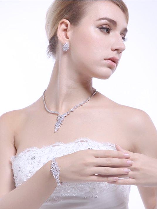 �L���[�r�b�N�W���R�j�A�̃A�N�Z�T���[