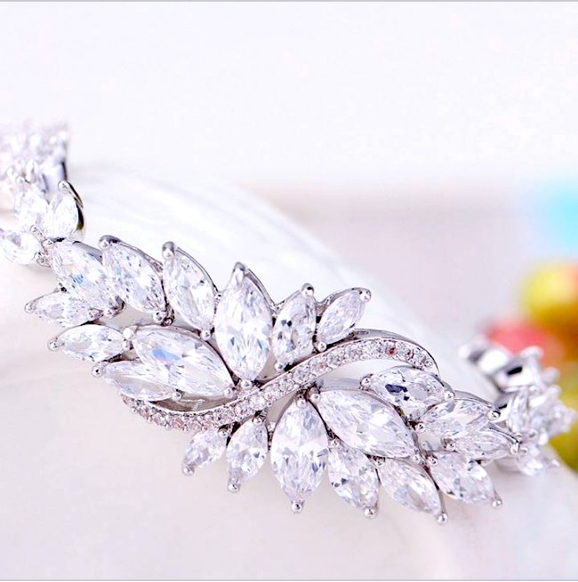 �u���X���b�g�@bracelet �L���[�r�b�N�W���R�j�A�E�A�N�Z�T���[