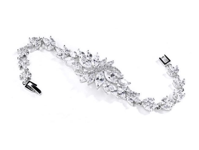 �u���X���b�g�@bracelet �L���[�r�b�N�W���R�j�A�E�A�N�Z�T���[