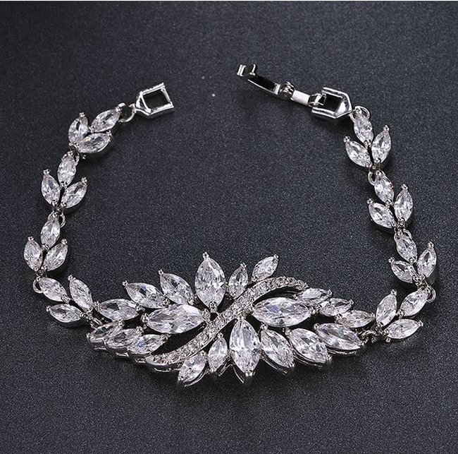 �u���X���b�g�@bracelet �L���[�r�b�N�W���R�j�A�E�A�N�Z�T���[