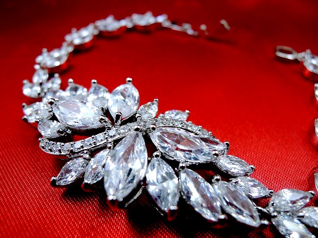 �u���X���b�g�@bracelet �L���[�r�b�N�W���R�j�A�E�A�N�Z�T���[