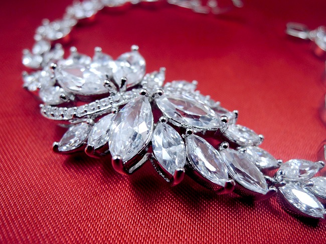 �u���X���b�g�@bracelet �L���[�r�b�N�W���R�j�A�E�A�N�Z�T���[