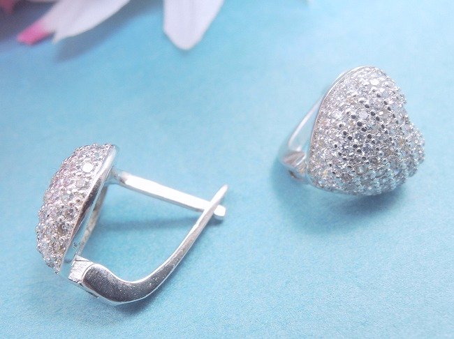 �L���[�r�b�N�W���R�j�A�̃s�A�X