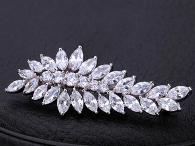 �L���[�r�b�N�W���R�j�A�̃w�A�E�A�N�Z�T���[