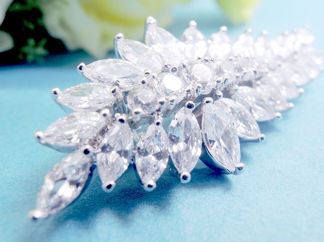 �L���[�r�b�N�W���R�j�A�̃w�A�E�A�N�Z�T���[