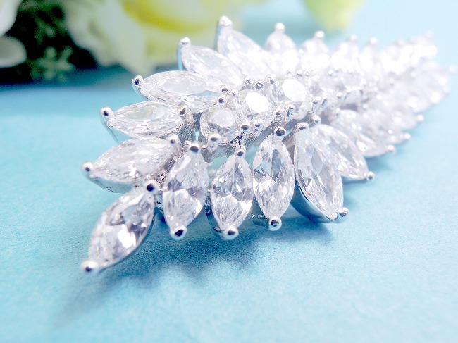 �L���[�r�b�N�W���R�j�A�̃w�A�E�A�N�Z�T���[