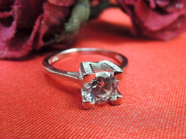 �L���[�r�b�N�W���R�j�A�@�@�����O