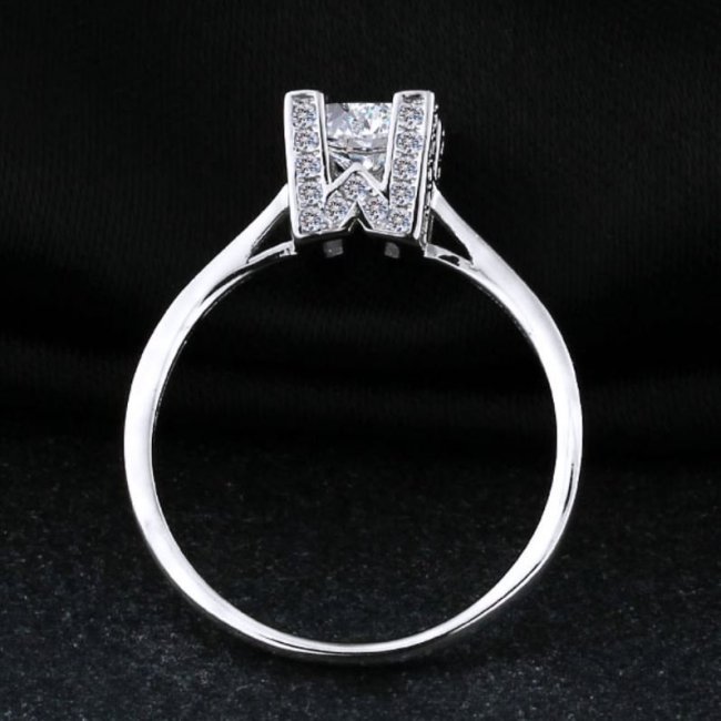 �L���[�r�b�N�W���R�j�A�@�@�����O