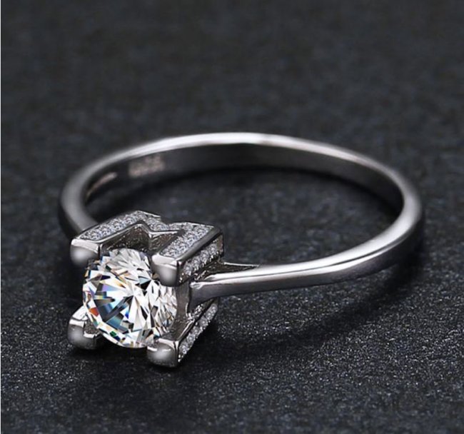 �L���[�r�b�N�W���R�j�A�@�@�����O