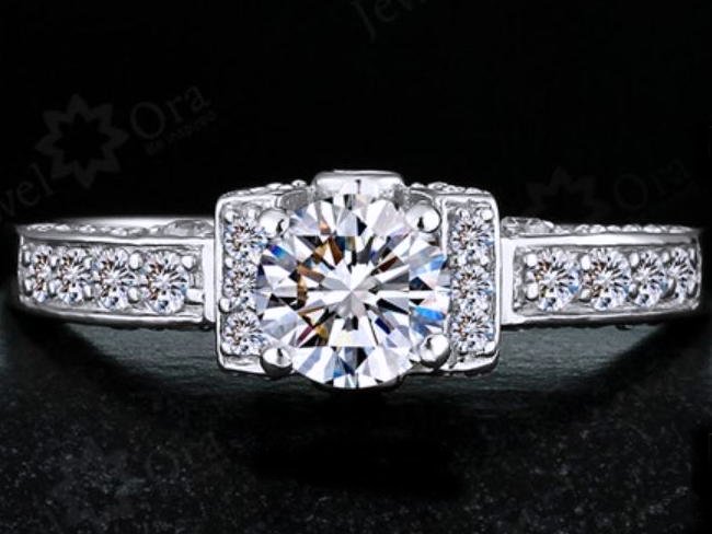 �L���[�r�b�N�W���R�j�A�@�@�����O