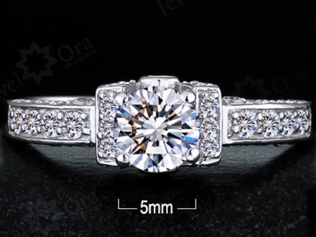 �L���[�r�b�N�W���R�j�A�@�@�����O