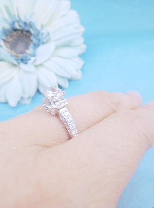 �L���[�r�b�N�W���R�j�A�@�@�����O