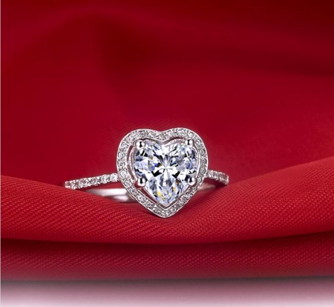 �n�[�g�̃����O