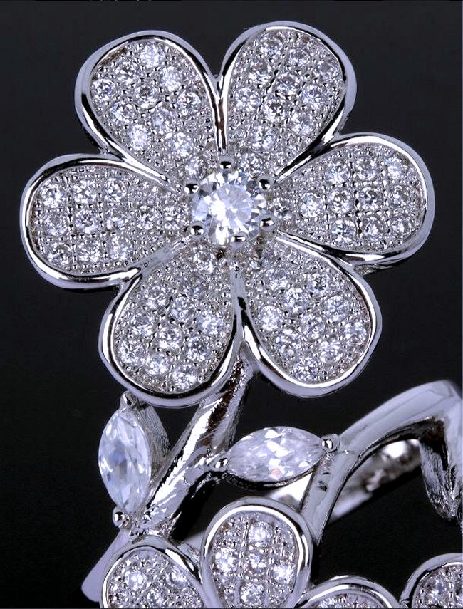 �n�[�g�̃����O