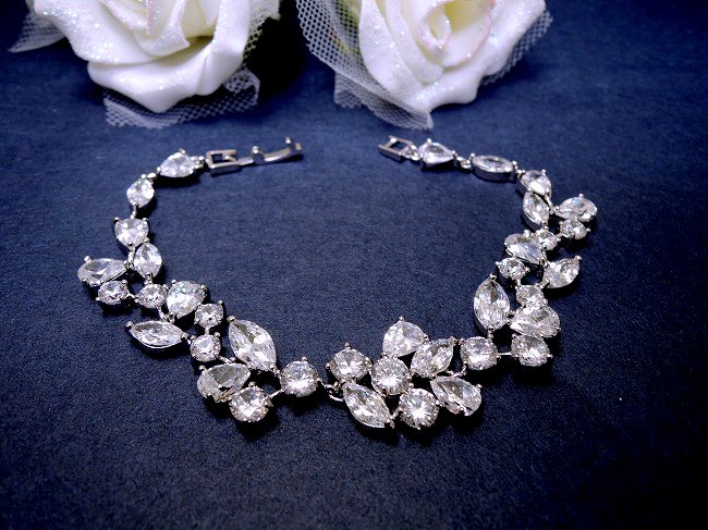 �u���X���b�g bracelet �L���[�r�b�N�W���R�j�A�E�A�N�Z�T���[