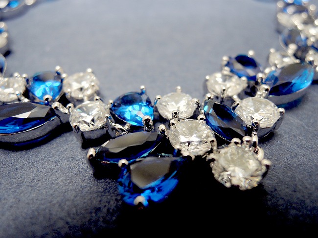 �u���X���b�g bracelet �L���[�r�b�N�W���R�j�A�E�A�N�Z�T���[