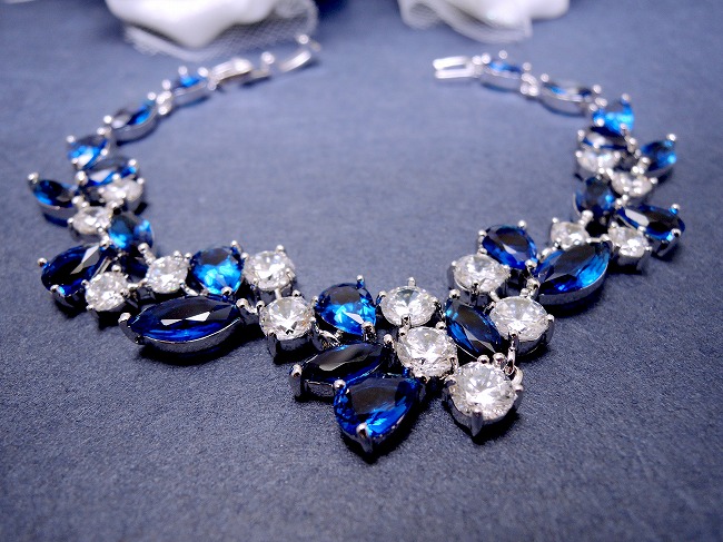 �u���X���b�g bracelet �L���[�r�b�N�W���R�j�A�E�A�N�Z�T���[