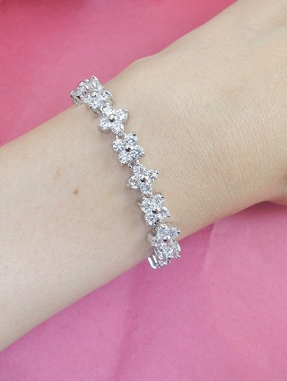 �u���X���b�g�@bracelet �L���[�r�b�N�W���R�j�A�E�A�N�Z�T���[