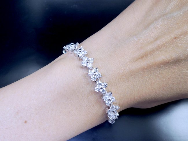 �u���X���b�g�@bracelet �L���[�r�b�N�W���R�j�A�E�A�N�Z�T���[